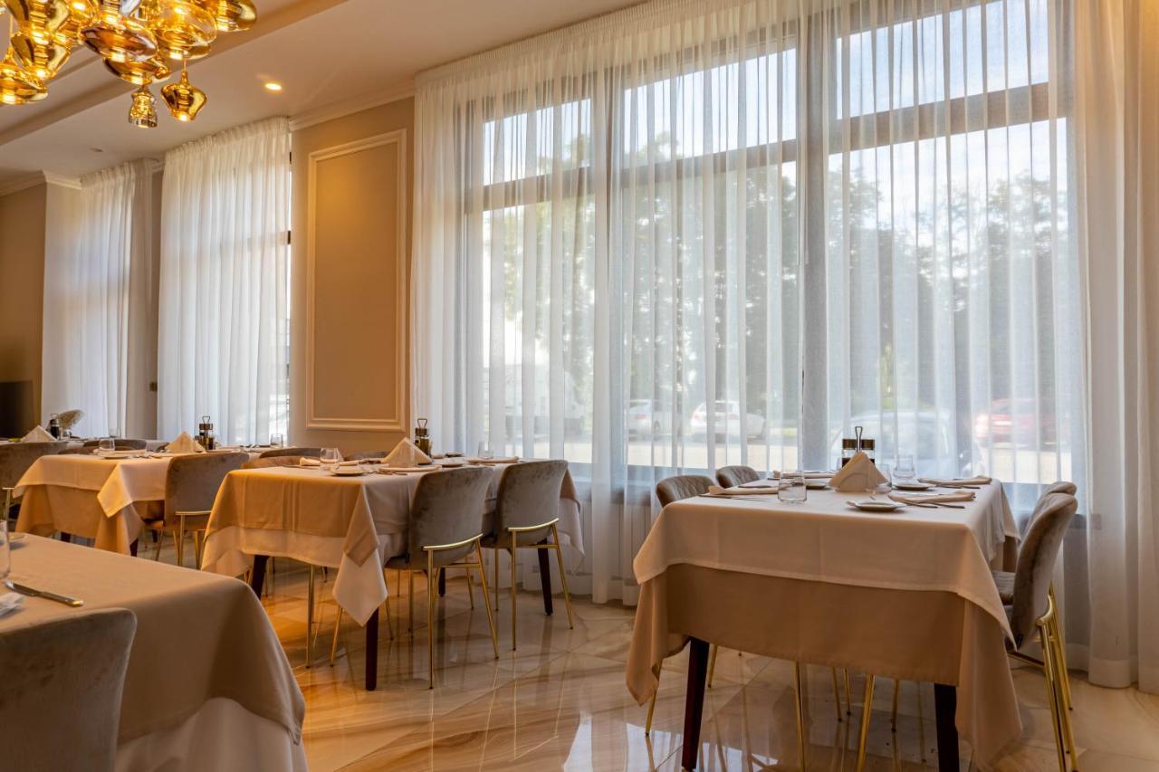 Rosso Aparthotel Michalovce Zewnętrze zdjęcie